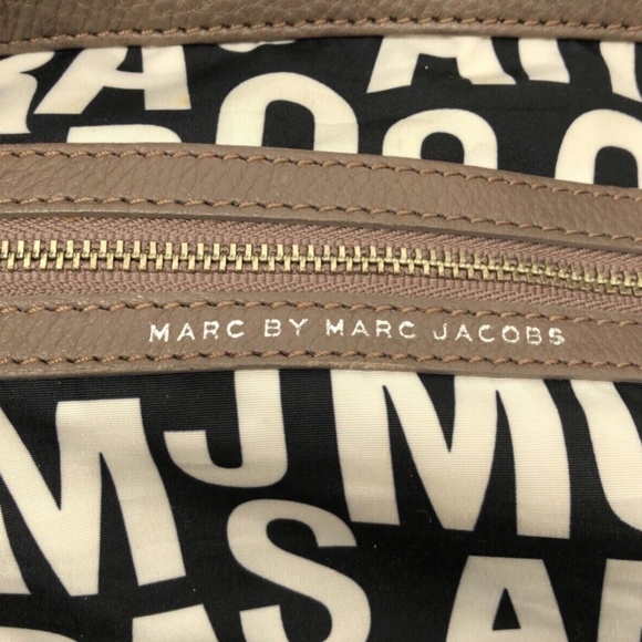 Marc By Marc Jacobs Classic Q Fran Leather Tote Bag - Picture 2 of 14